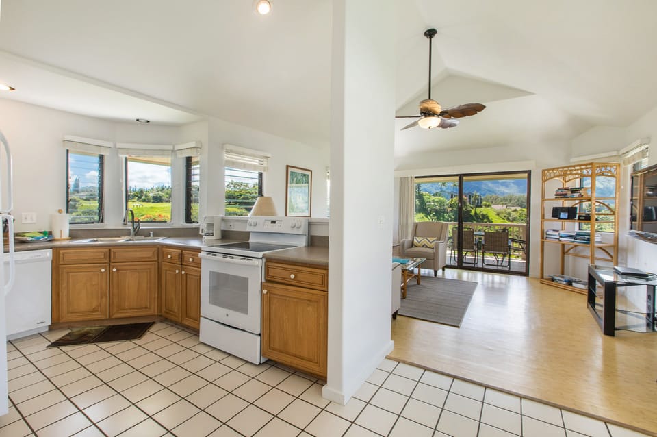 Kitchen/Living Area