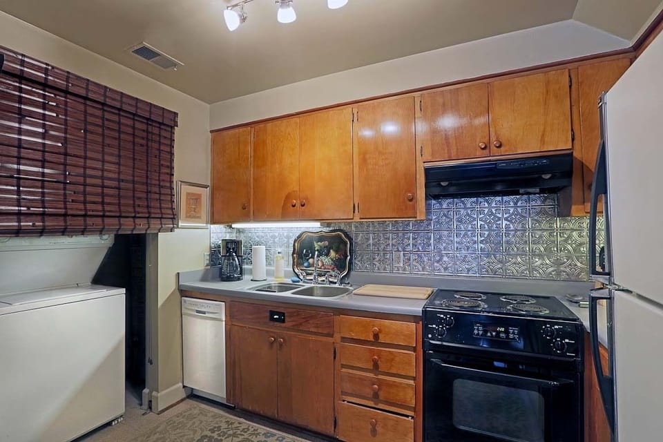 Make your morning coffee or breakfast here.