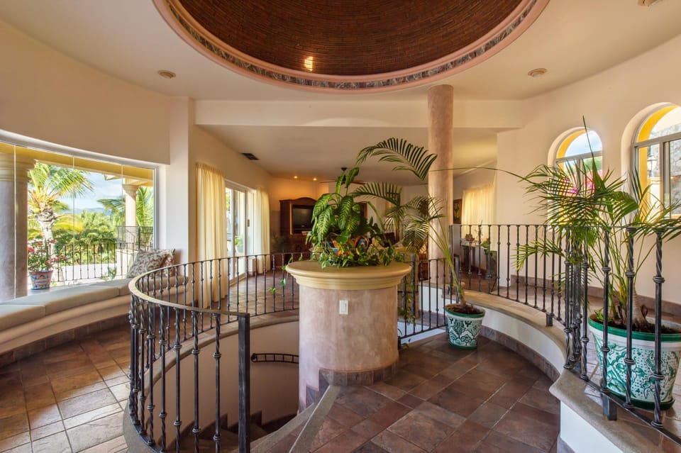 Entryway with staircase -37