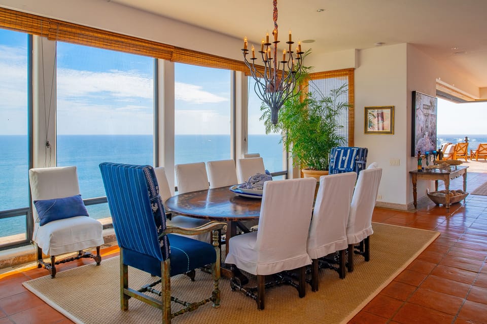 Additional dining area seating 8