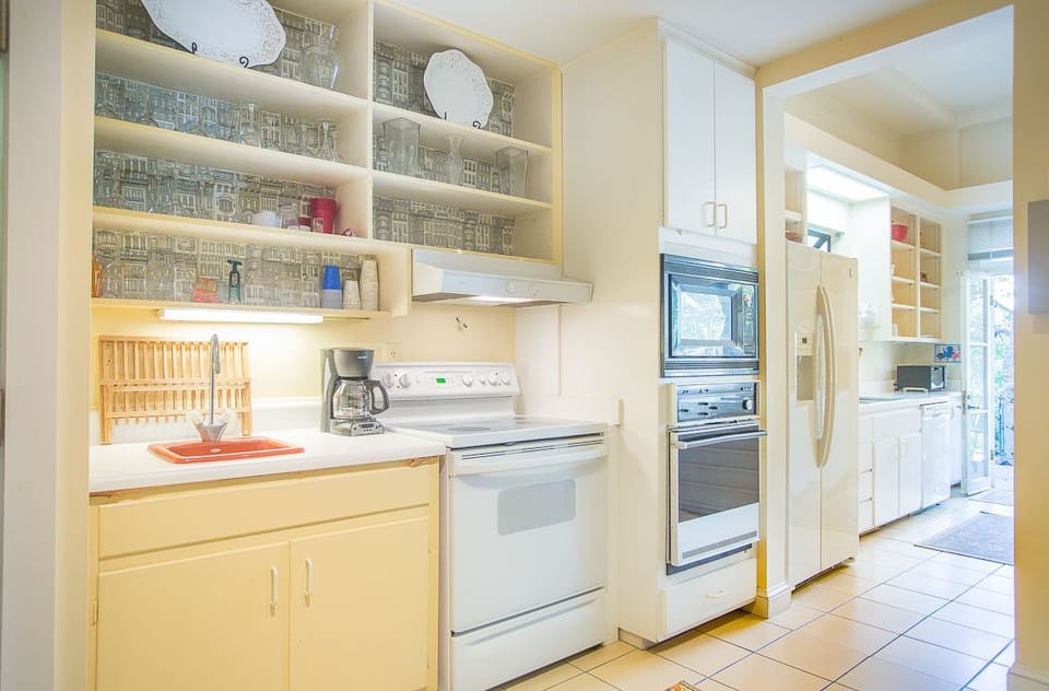 The butler's pantry has an additional range and sink.