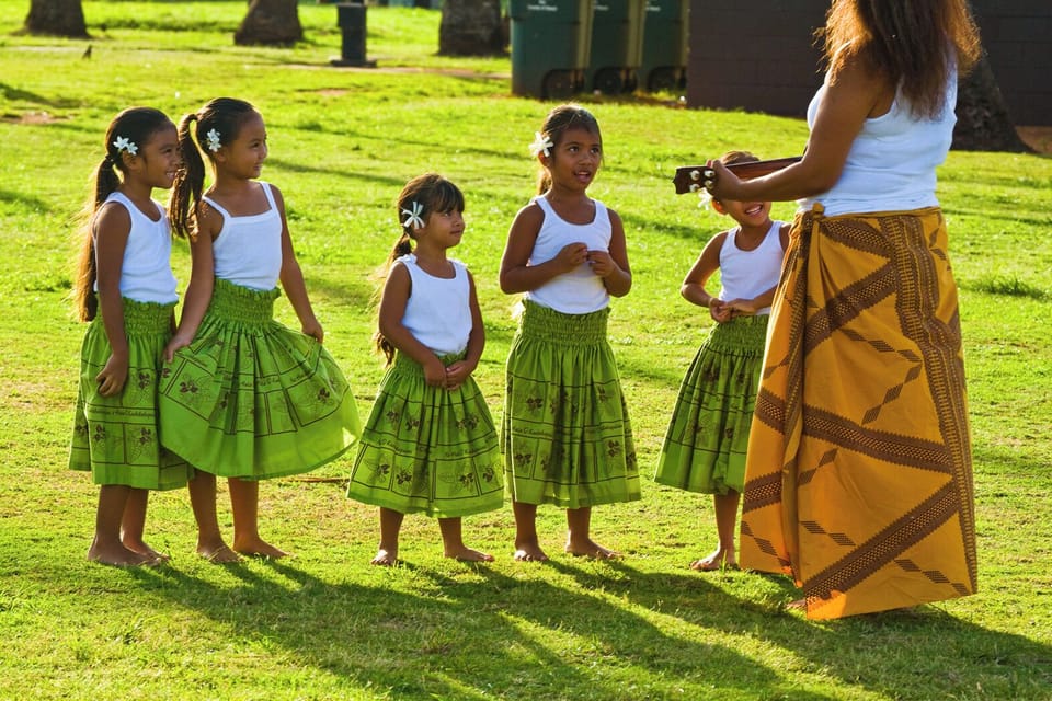 Keiki Hula dancers ... Credit: HTA / Tor Johnson