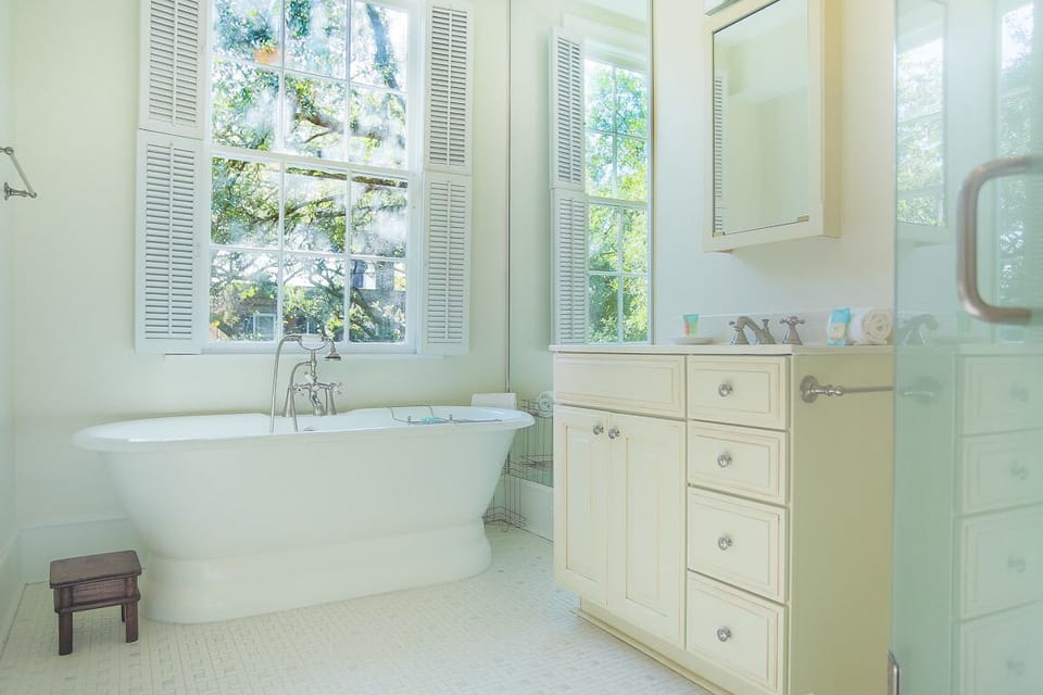 Take a soak and listen to the sounds of historic Savannah.