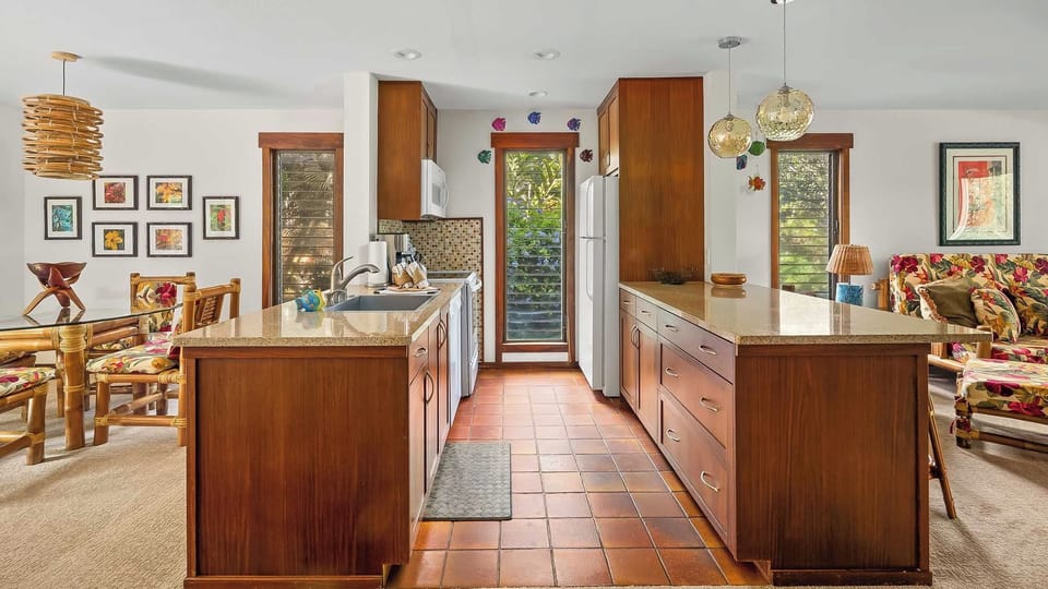 Waikomo Stream Villas #403 - Fully Equipped Kitchen & Breakfast Bar - Parrish Kauai