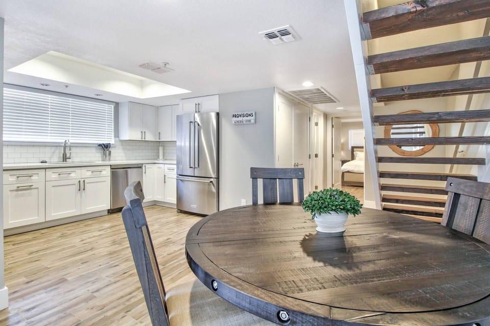 Nice open floor plan kitchen and dining table right off the living room area