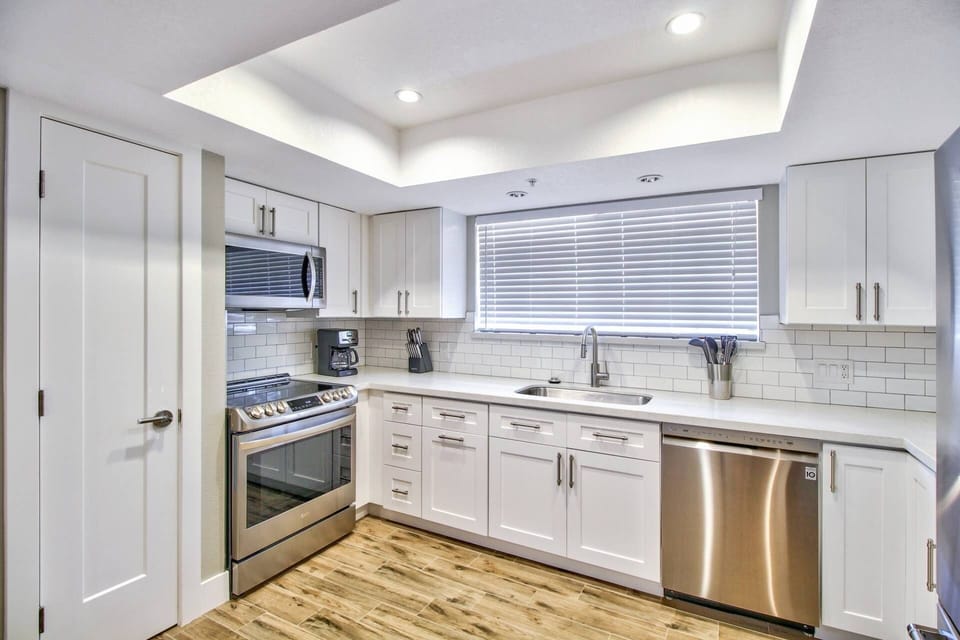 Open kitchen with plenty of space! Perfect for dining in during your stay