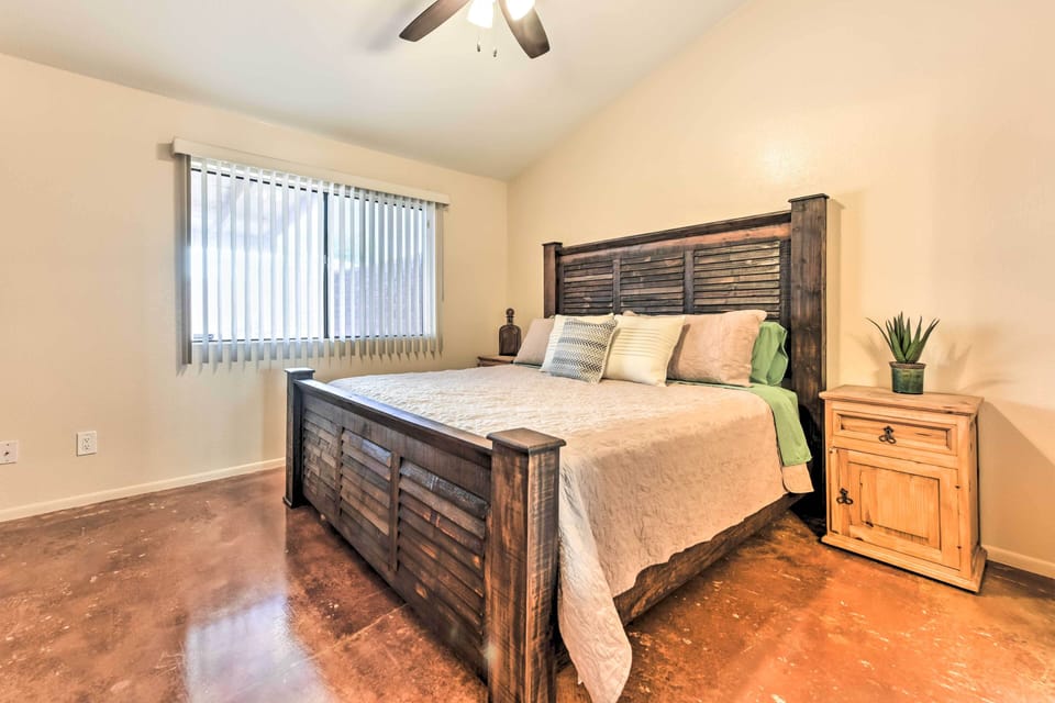 Bedroom 1 | King Bed | En-Suite Bathroom