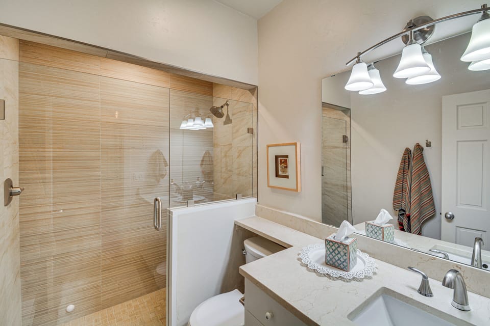 Bathroom 1 | Towels Provided