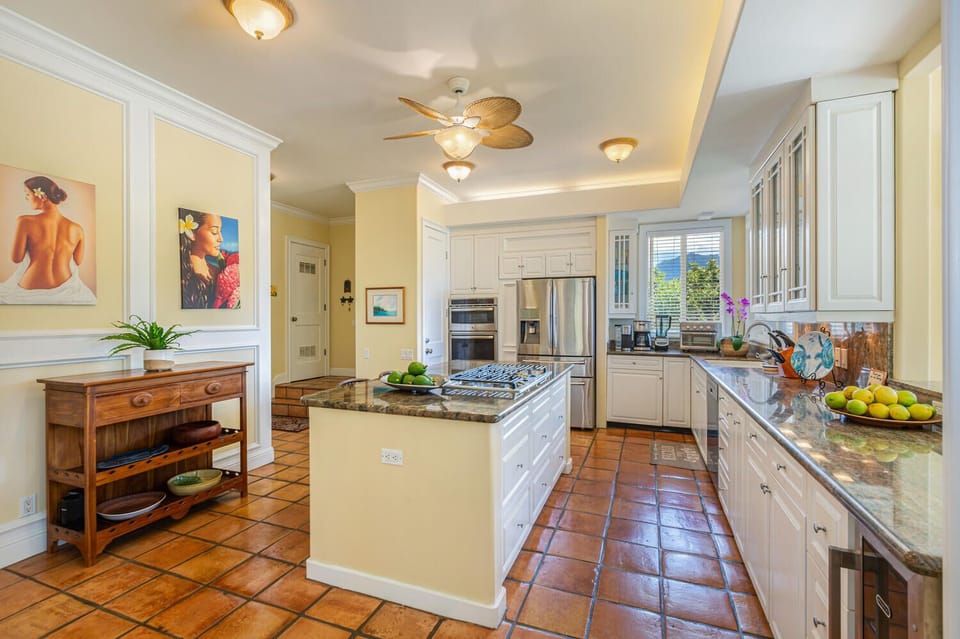 Kitchen is spacious & perfect for home cooked meals