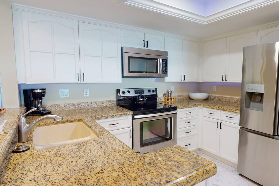 Updated Fully Equipped Kitchen