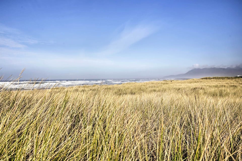Nedonna Beach (2 blocks) | Manhattan Beach State Recreation Site (0.5 miles)