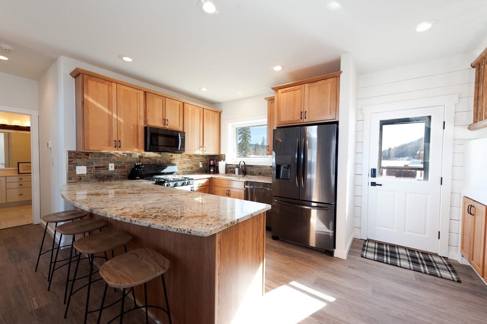 Fully Stocked Kitchen