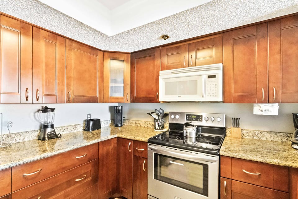 Beach Place 108 Kitchen