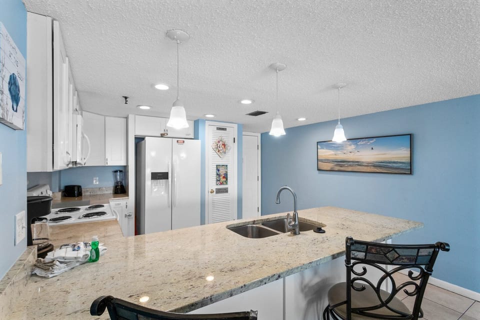 Beach Place #403