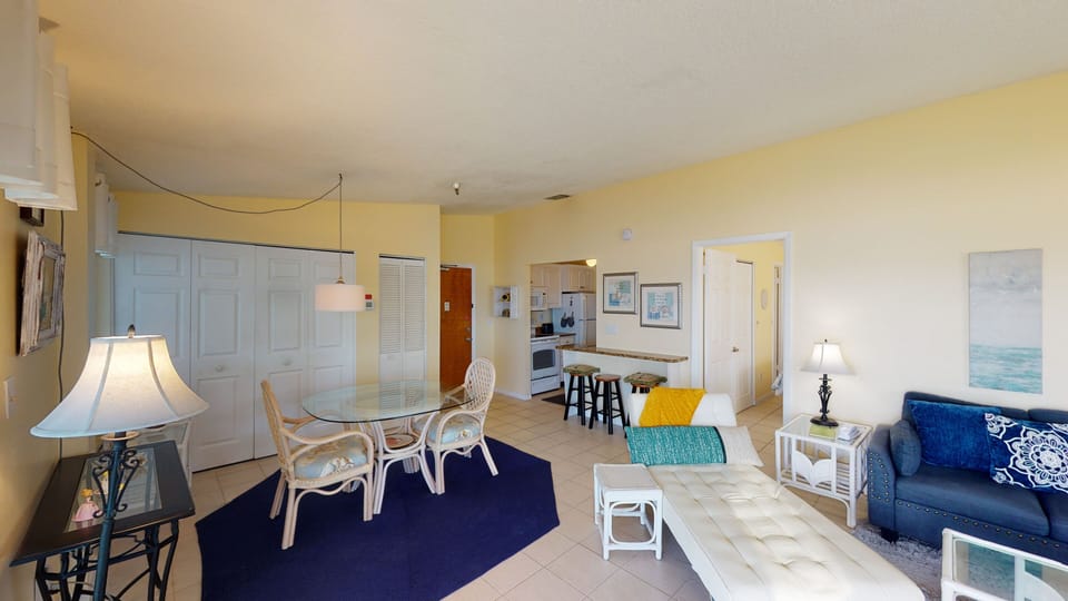Surf Song 349 Dining Area