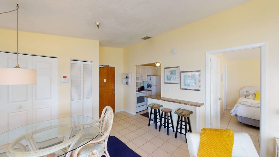 Surf Song 349 Dining Area