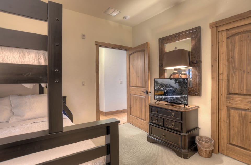 2bd Bedroom - Bunk Bed (Single over Double) - TV