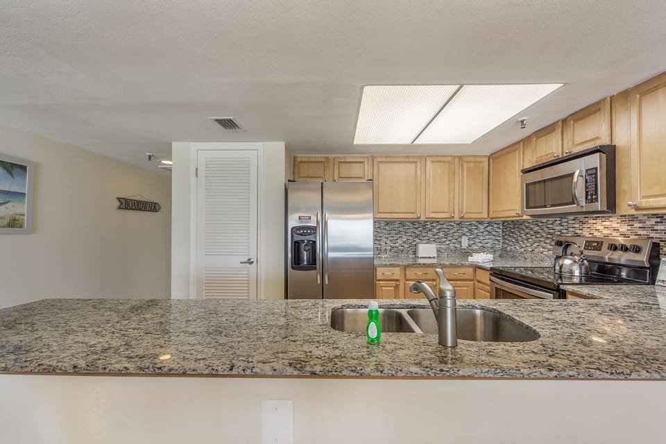 Beach Place 209 Kitchen