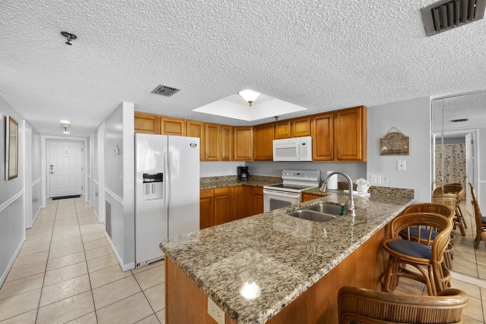 Beach Place 411 Kitchen