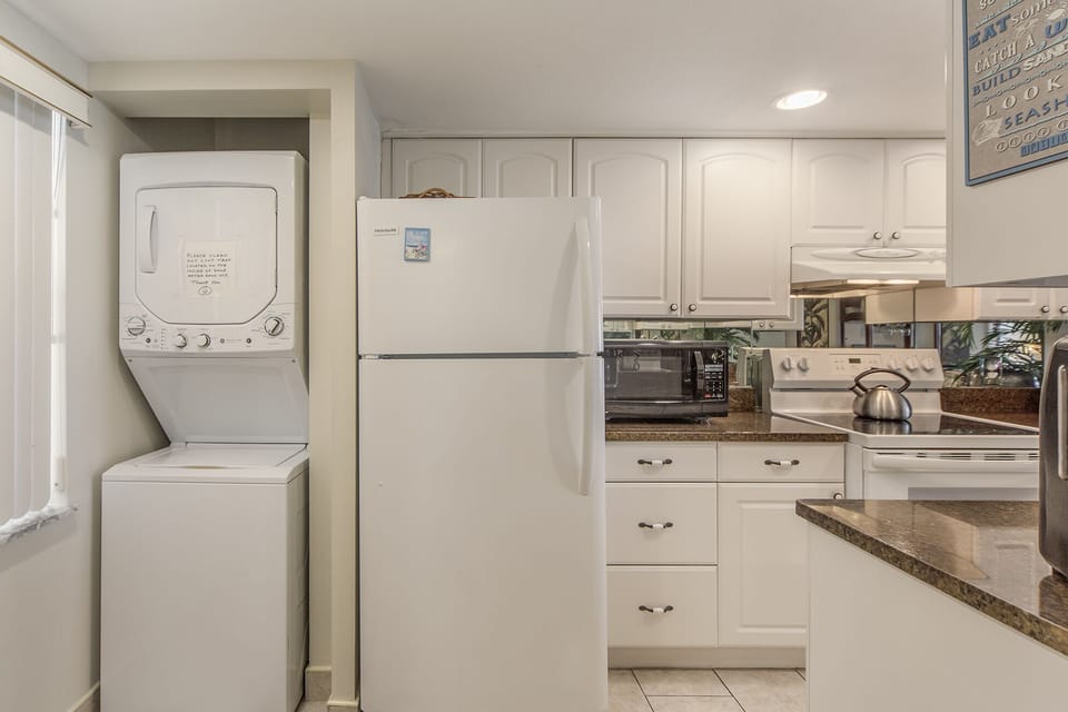 Madeira Norte 510 Laundry/Kitchen