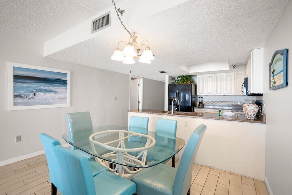 Beach Place 405 Dining Room