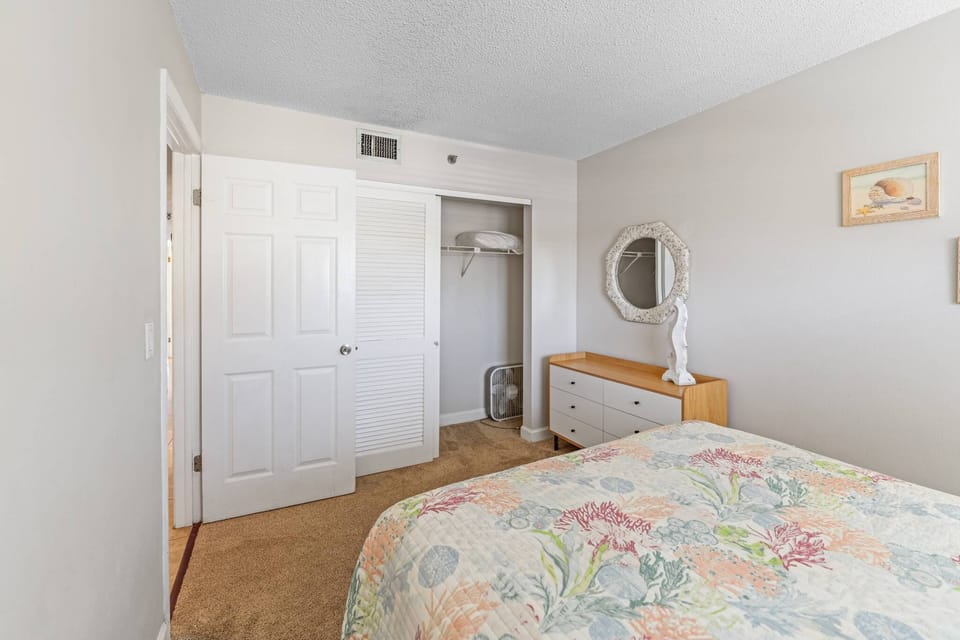 Guest Bedroom 2 (3)