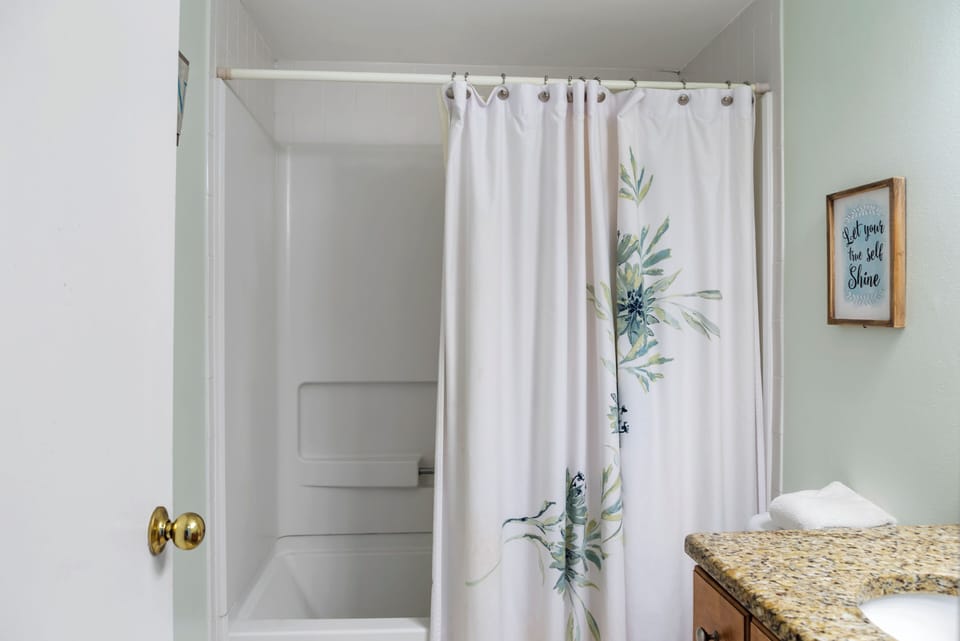 Madeira Norte 110 Guest Bathroom