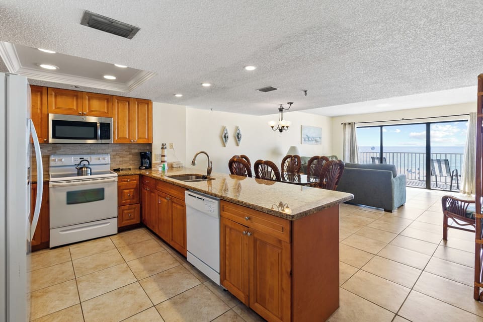 Kitchen & Living Area