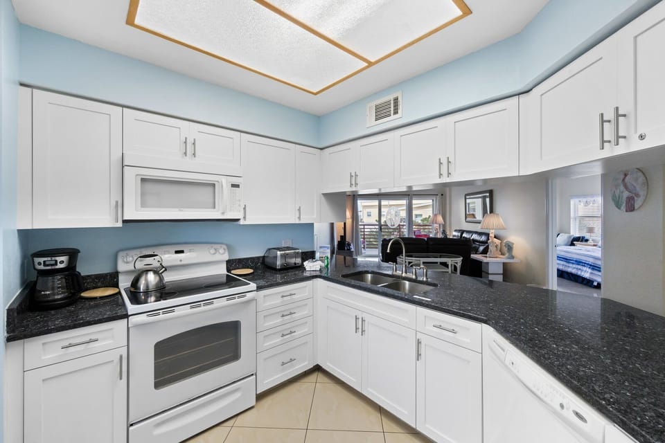 Crimson 205 Kitchen