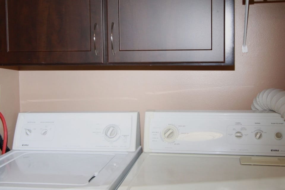 Washer/dryer in the unit
