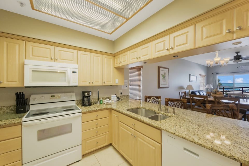 Crimson 101 Kitchen