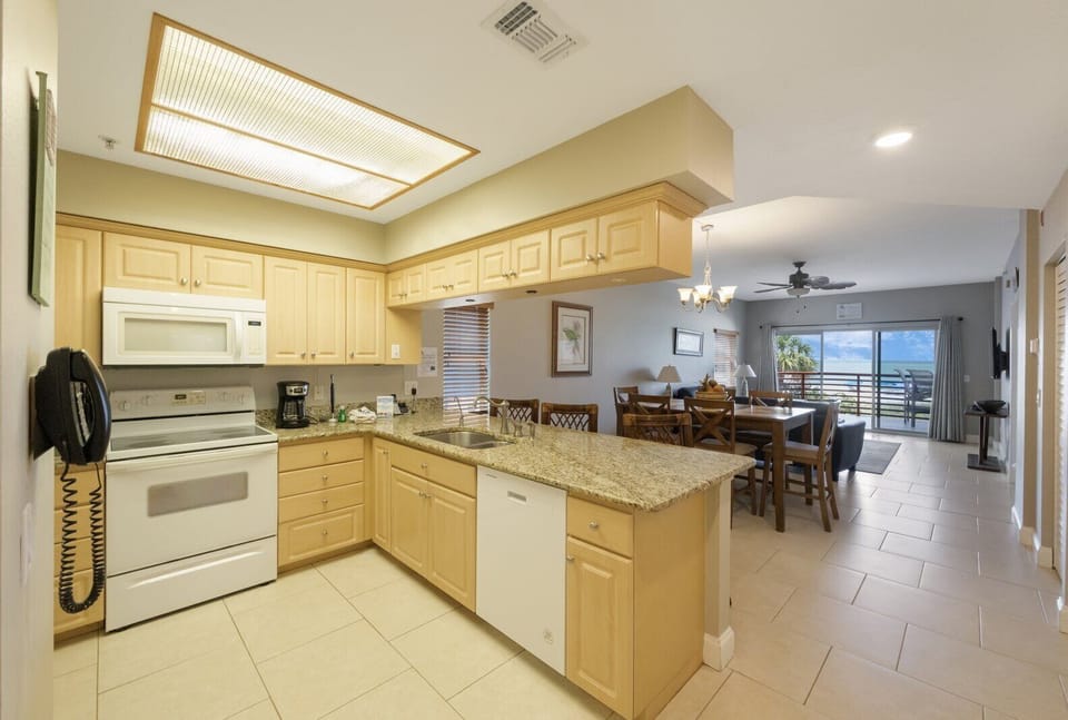Crimson 101 Kitchen