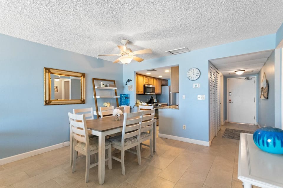 Madeira Norte 311 Dining Room
