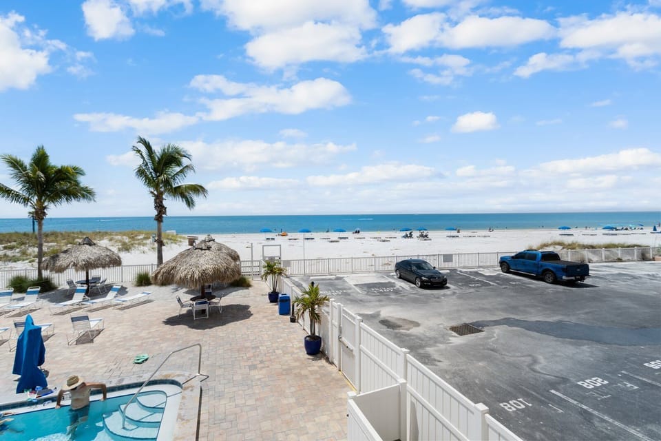 Beach Place Pool