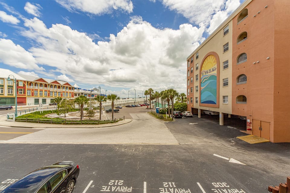 Beach Place 101 Balcony