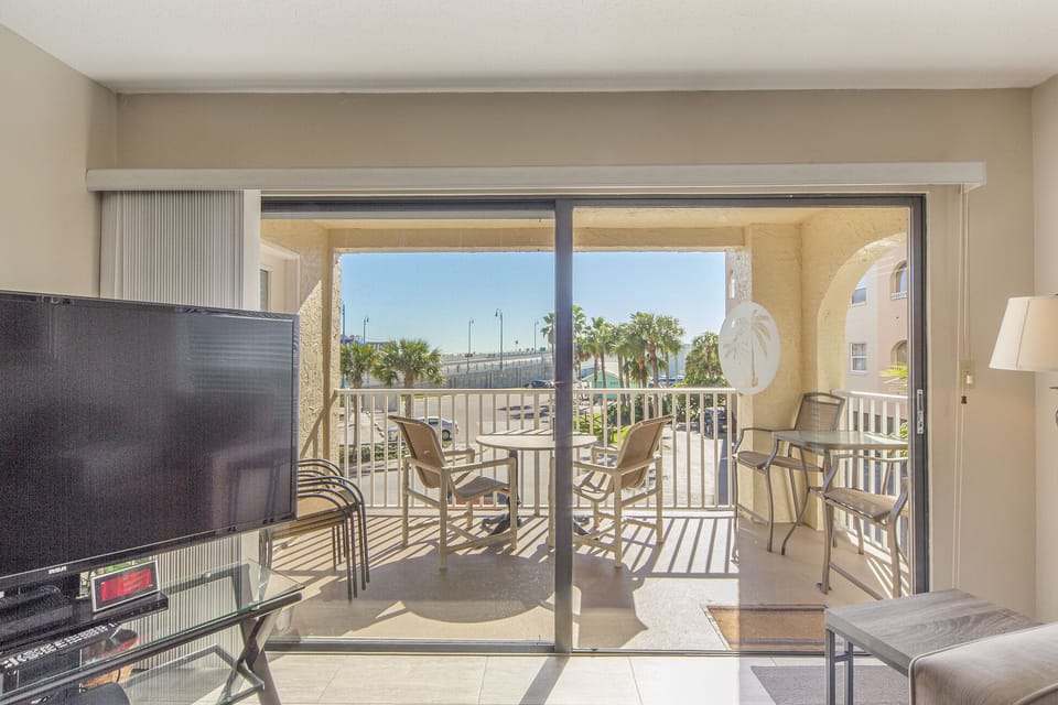 Beach Place 101 Balcony