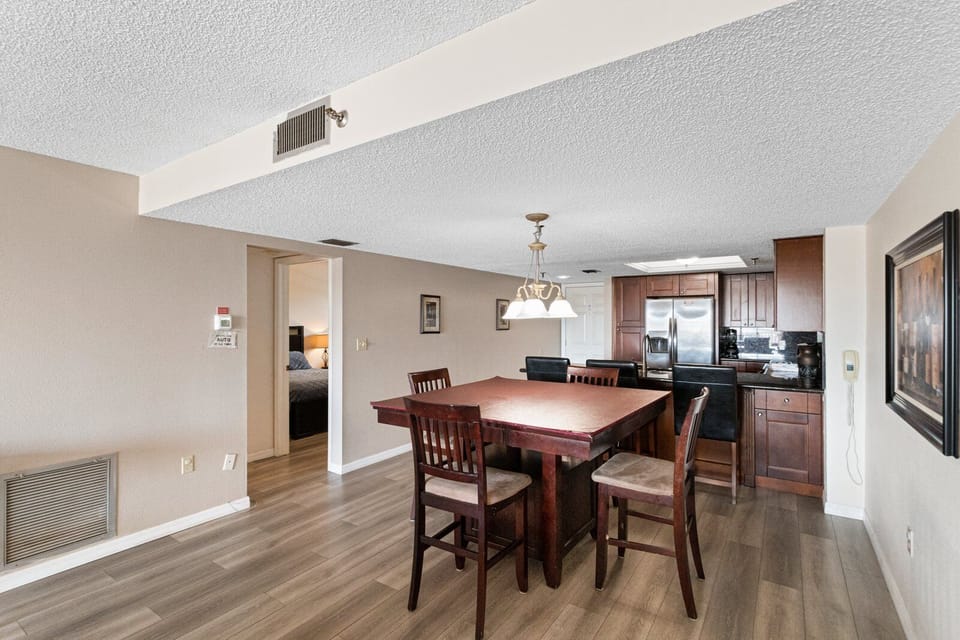 Beach Place #202 Dining Area