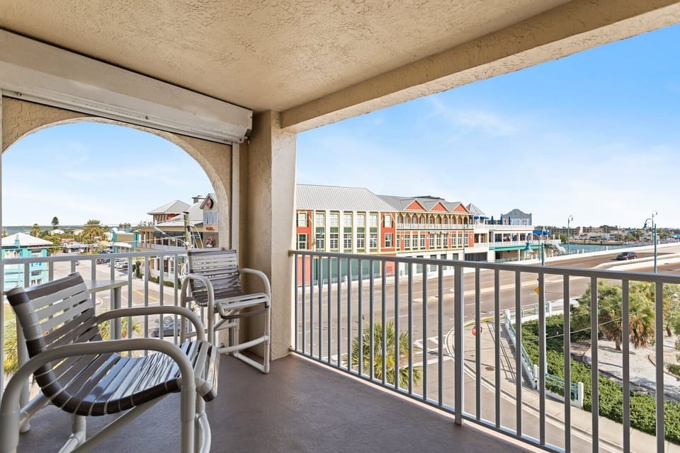 Beach Place 304 Balcony