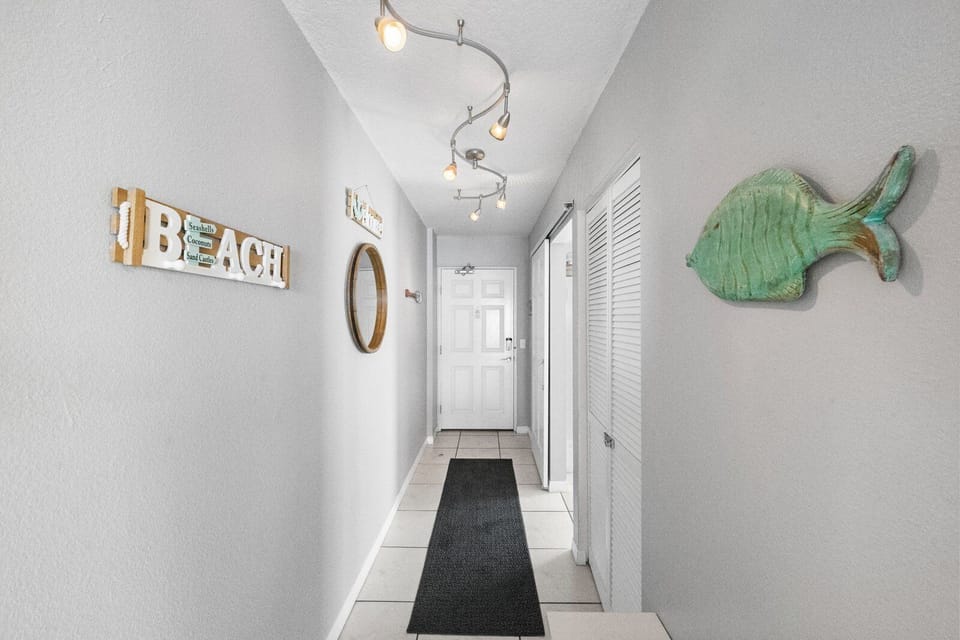 Crimson 301 Entry Hall