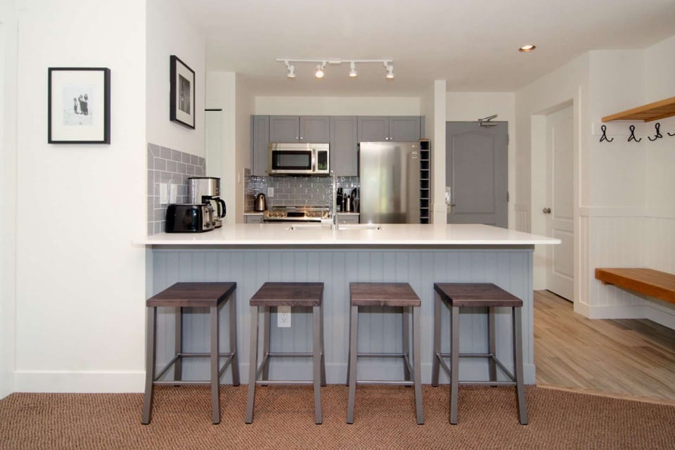 Kitchen island seating for 4. Brand new appliances