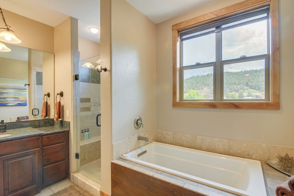 Full Bathroom | 2nd Floor