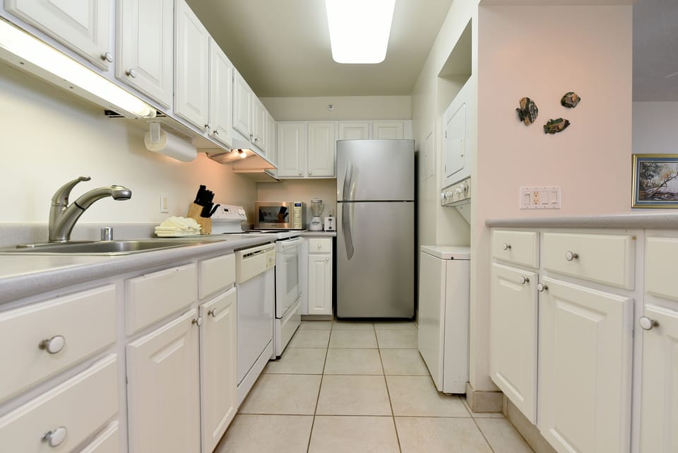 Plenty of room for a chef and his/her prep cook.