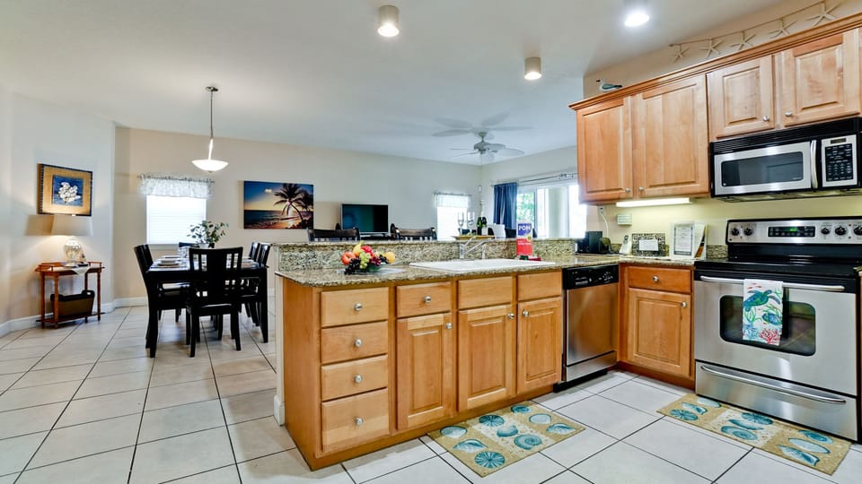 Sunflower - Kitchen with dishwasher.