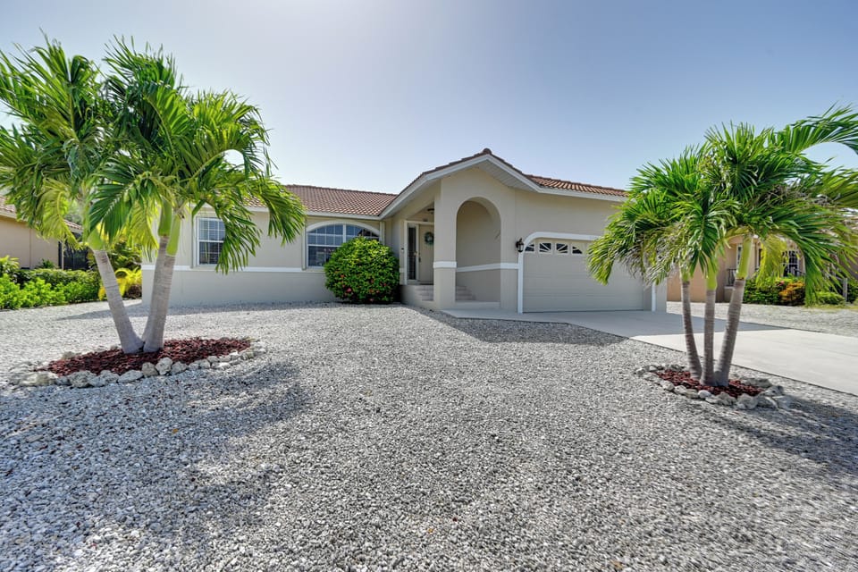 Parking | Garage (1 Vehicle) | Driveway 2 (Vehicles)