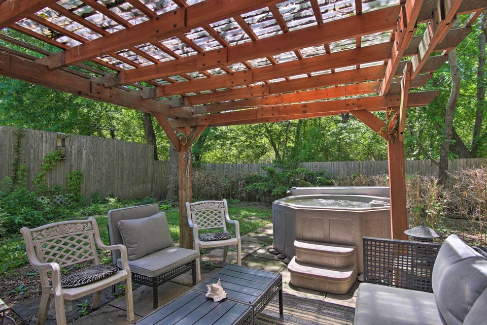 Private Backyard | Hot Tub | Gazebo