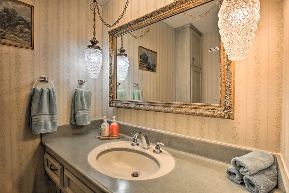 Full Bathroom