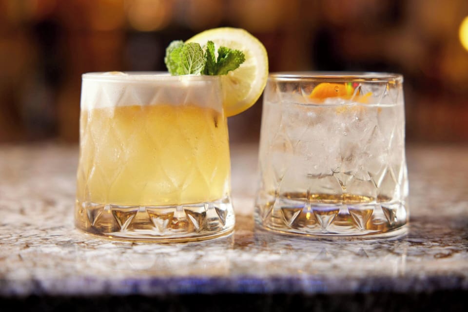Cocktail bar