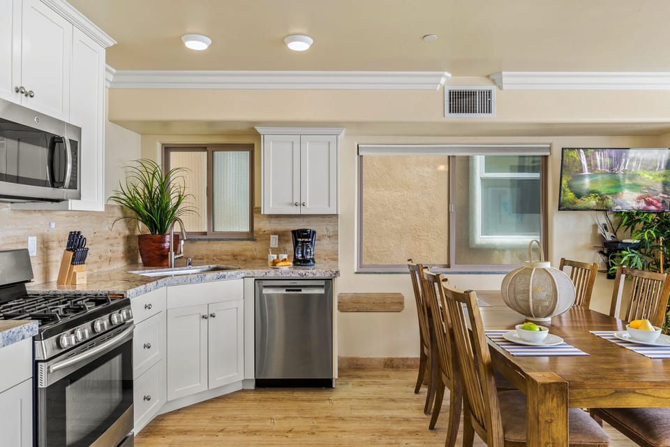 Fully Furnished Modern Kitchen and Dining Space