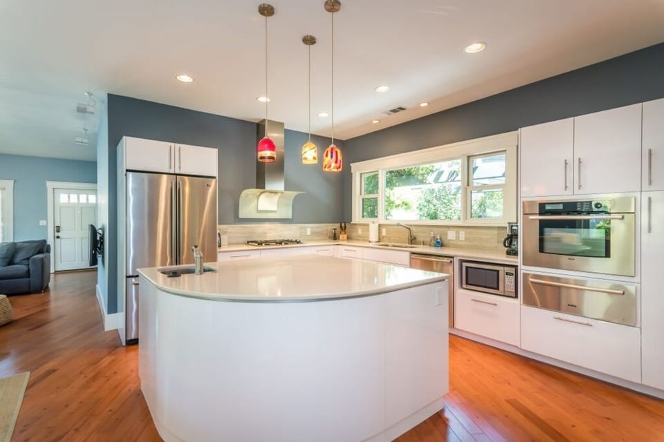 Gather at the island with room to prep and sip