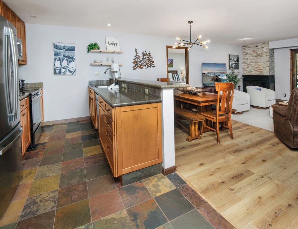 Kitchen/ Dining Area - Kitchen/ Dining Area